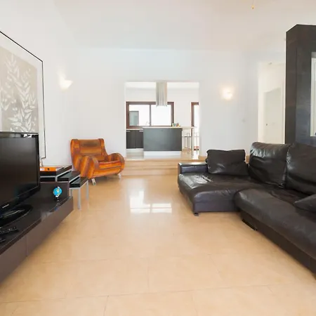 Su Casa *